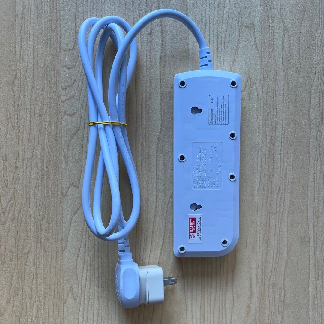SOUNDTECH ELECTRONIC 3 Socket Power Strip (3 Meters, Type G), Computers ...