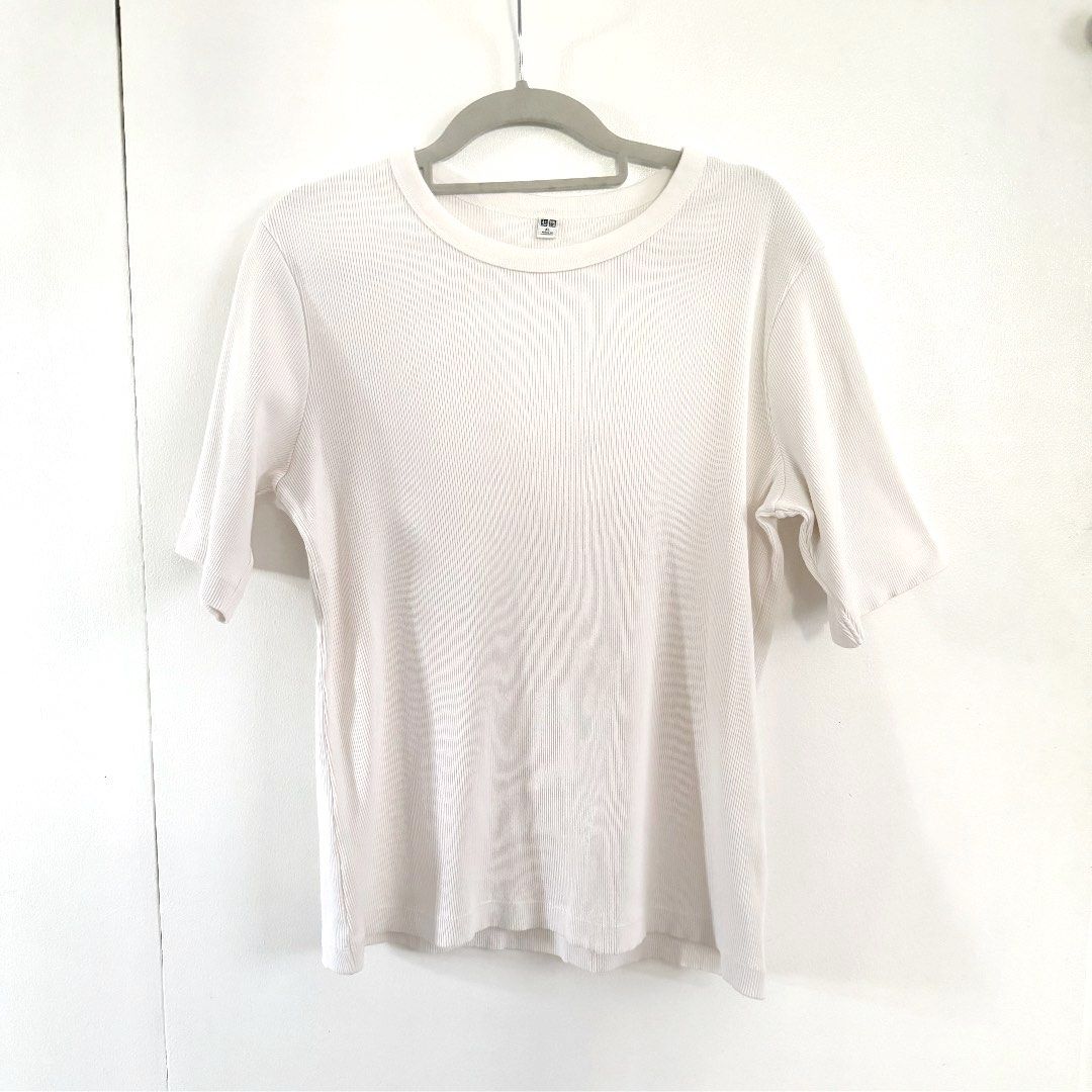 Uniqlo Off White Ribbed Top (Category: Blouses) located in Pasig City. Submitted by speciallyselected (Listing ID 1318835348, Image 1). Description: .
