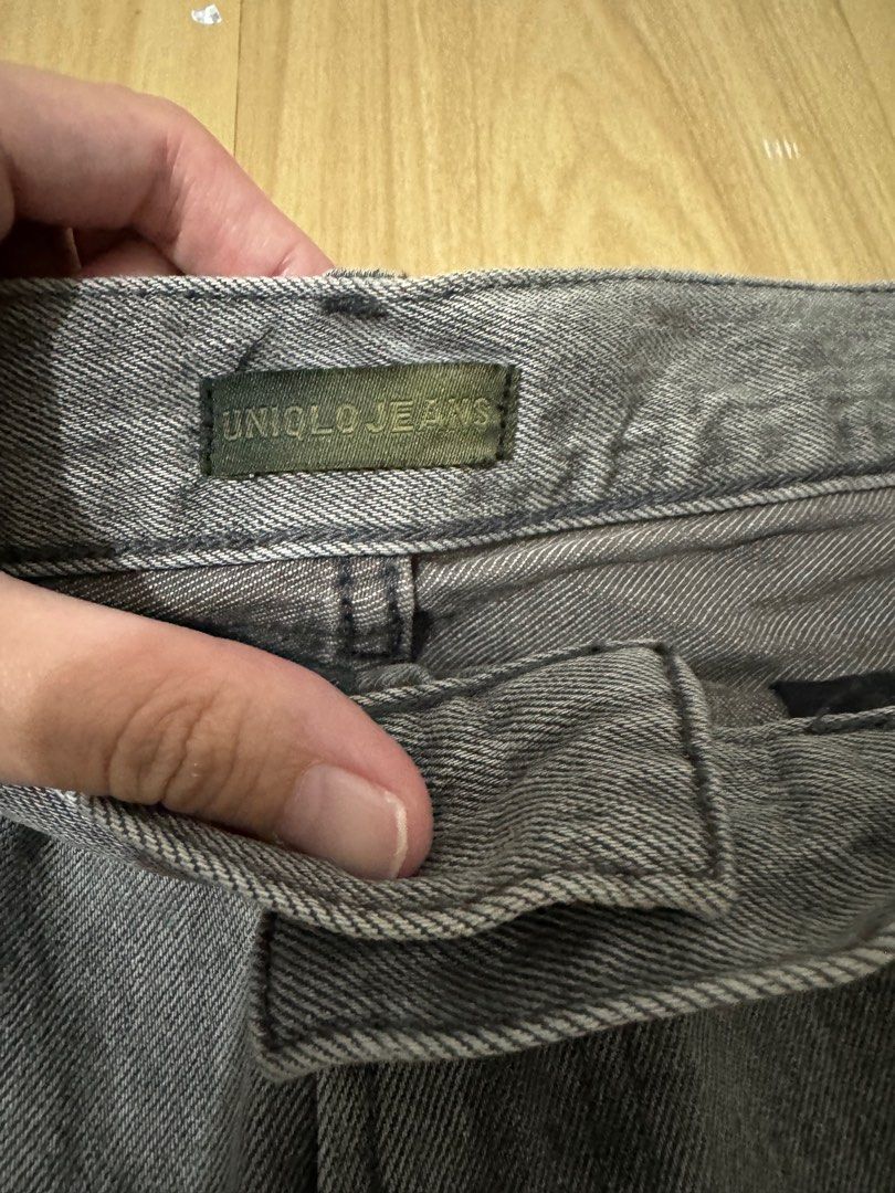 Uniqlo Shorts (Category: Shorts) located in Taytay. Submitted by chie2022 (Listing ID 1318897376, Image 2). Description: Original Good as new Used a few times only Size: 28 in (on tag) 16.5 in laid flat High waist.