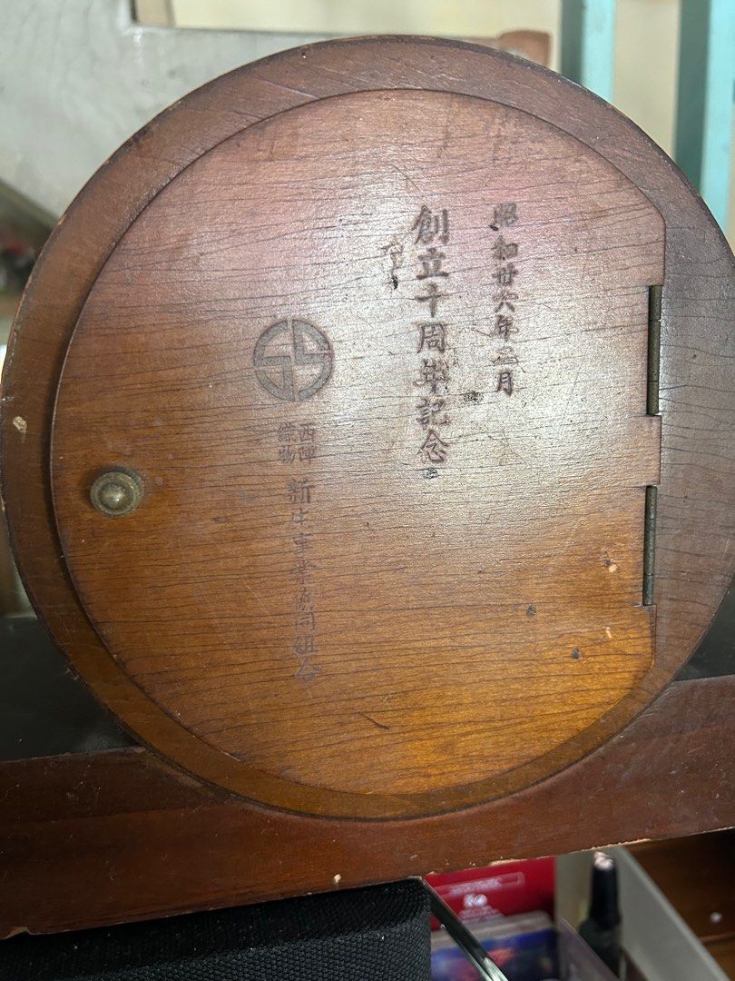 Vintage manual clock working good (Category: Clocks) located in Caloocan City. Submitted by guitara1822 (Listing ID 1293302311, Image 3). Description: Flat and level ang pag patungan working good Chimes every hour Working perfectly good .