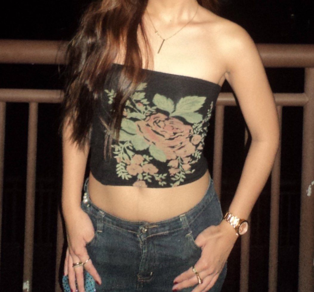 Y2K Floral Tube Top (Category: Shirts) located in Rizal. Submitted by declu77er (Listing ID 1318861889, Image 2). Description: Can fit medium to large. Stretchable.