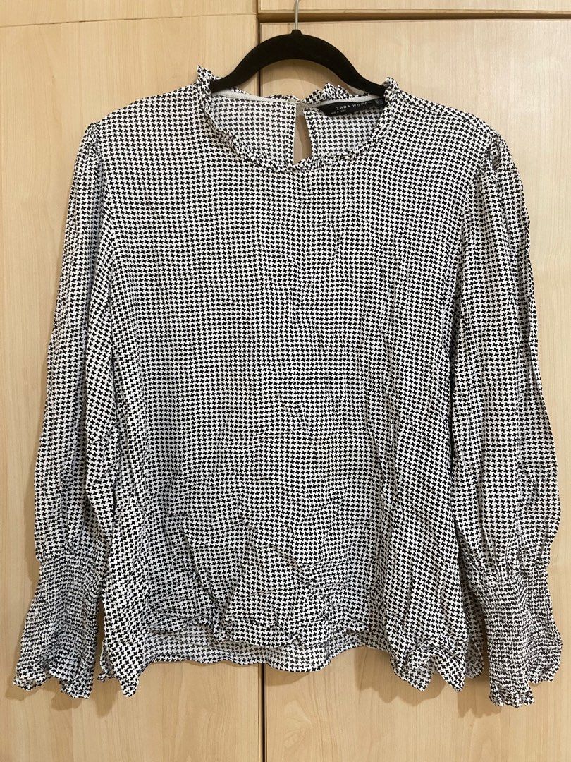 Zara Checkered Formal Blouse (Category: Longsleeves) located in Cebu City. Submitted by userper (Listing ID 1318896296, Image 1). Description: Zara Formal Blouse Checkered Long Sleeves Good condition, no issues .