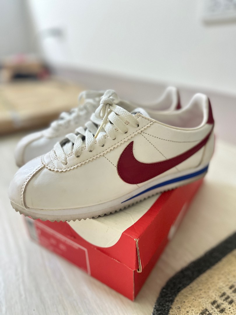 Nike 807471103 top