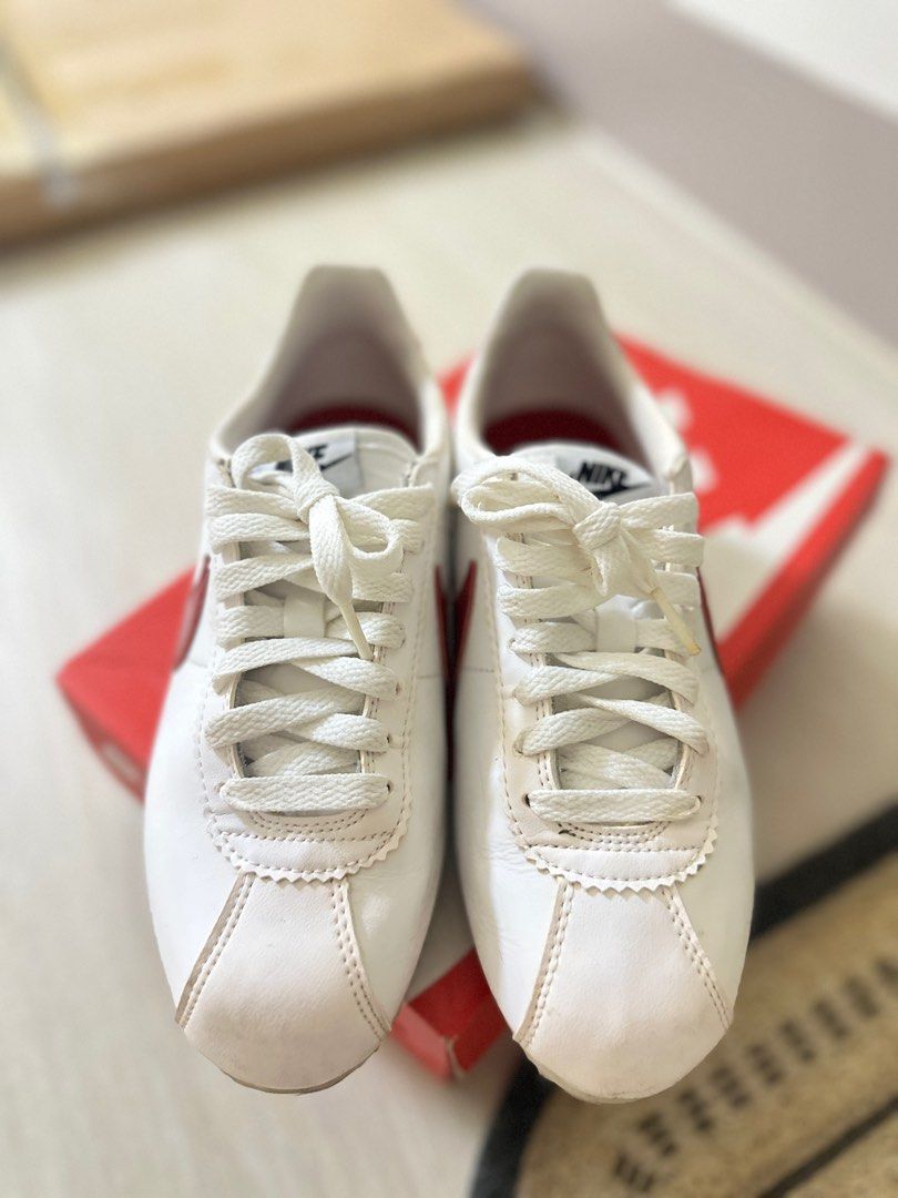 Nike 807471103