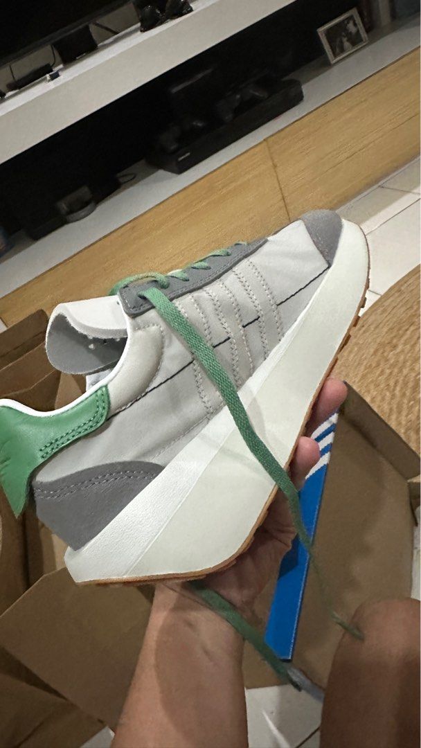 Adidas country xlg (Category: Sneakers) located in San Pedro. Submitted by pny22 (Listing ID 1319127206, Image 1). Description: Adidas country Xlg Gray and Green US 4.5 (5.5 in ph size) Brand new Rfs: wrong size, hindi na mareturn because receipt is missing..