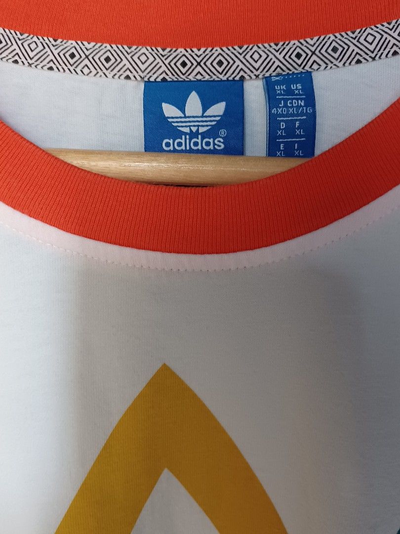 Adidas T shirt (Category: Tshirts & Polo Shirts ) located in Makati City. Submitted by niko_berto (Listing ID 1318991904, Image 2). Description: Adidas good condition size xl.