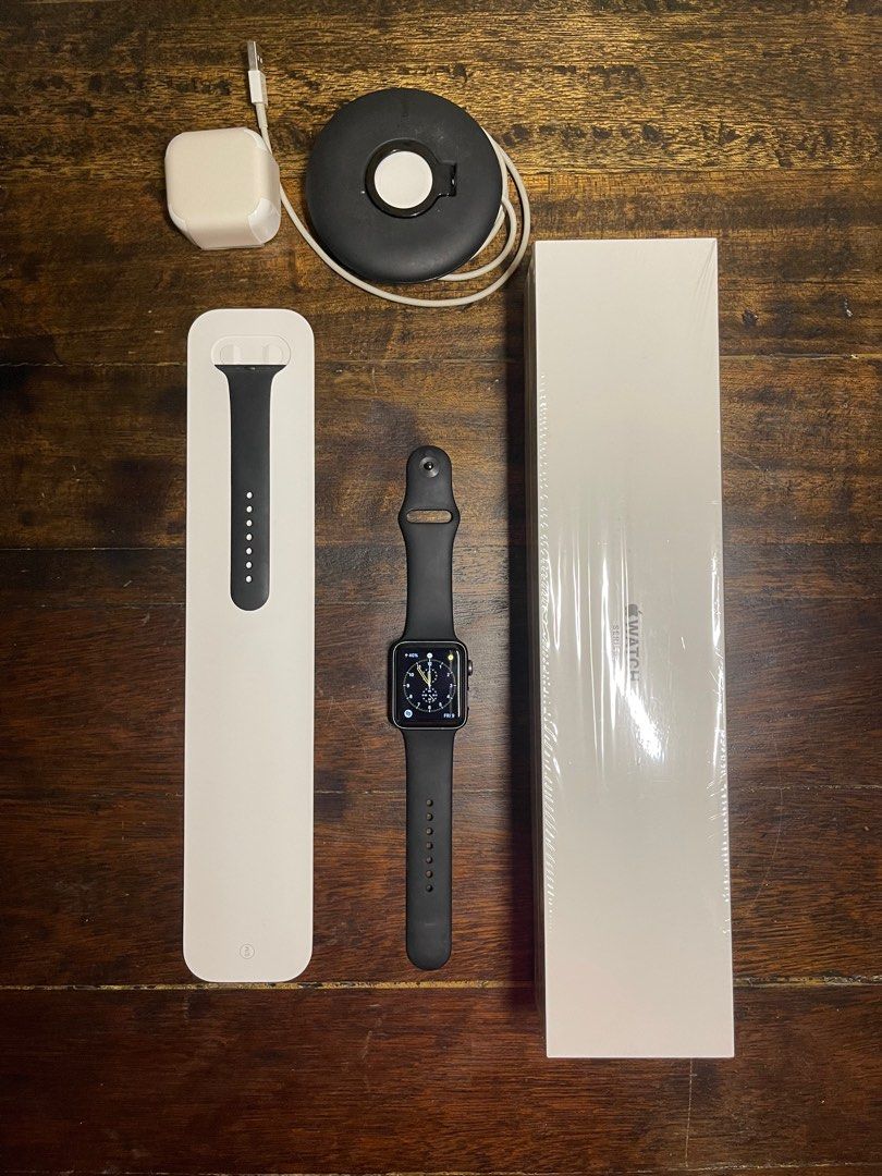Apple Watch Series 3 42mm (Category: Luxury Watches) located in Pasig City. Submitted by iammivm (Listing ID 1319125517, Image 2). Description: Issues with the battery Few Scratches ₱5000 for the Apple Watch ₱1500 each for the straps.
