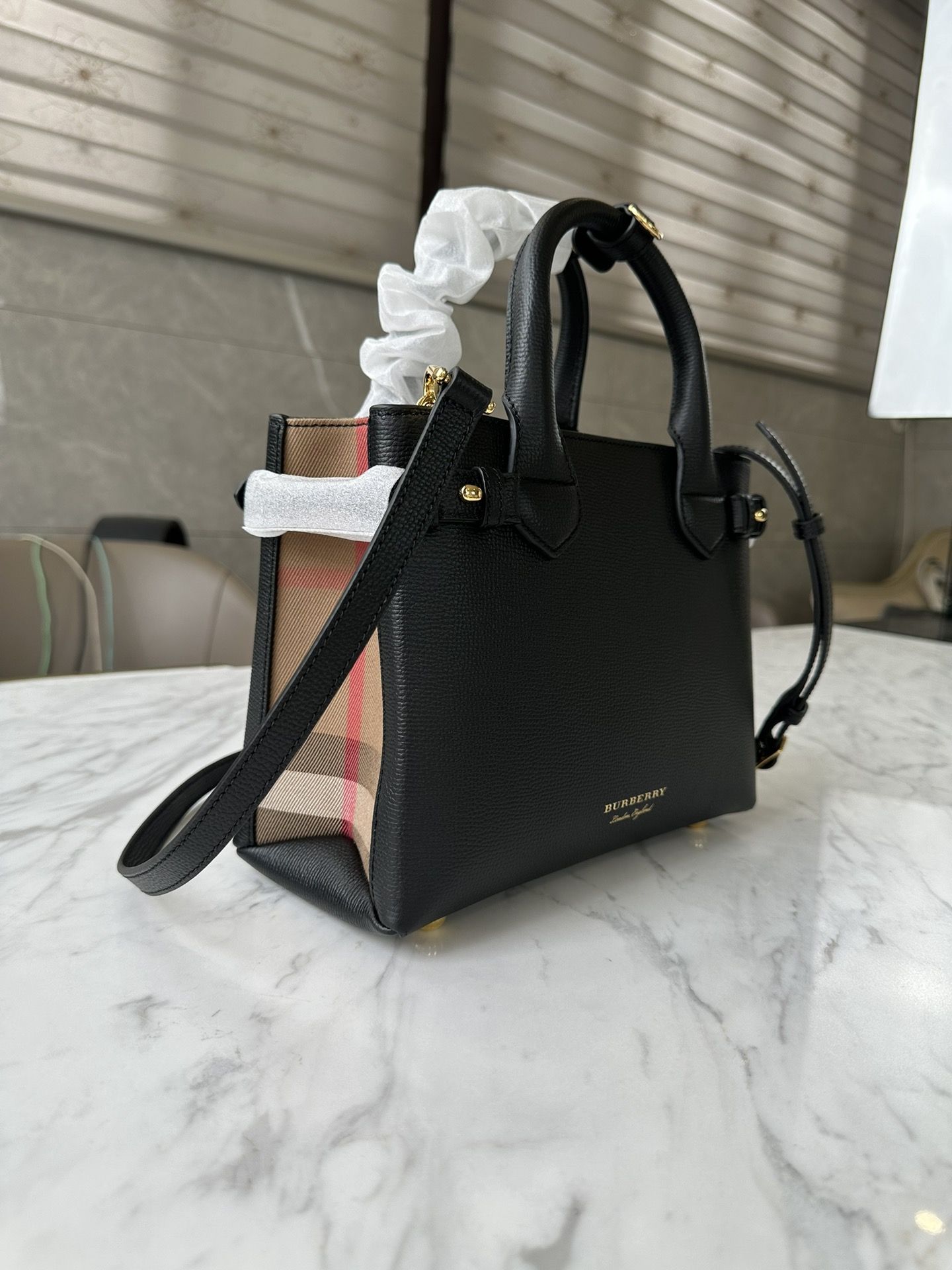 Authentic burberry banner bag Women s Fashion Bags Wallets Tote Bags on Carousell