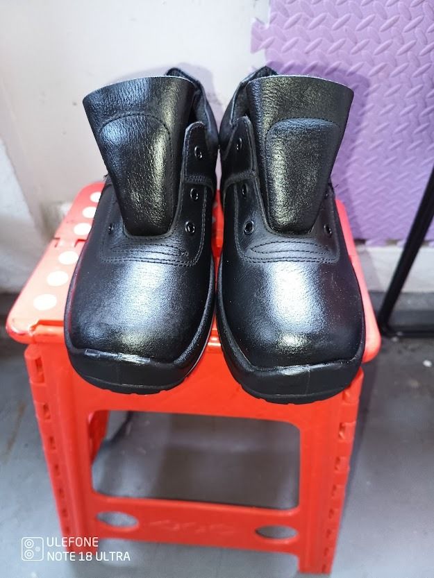 Brand New King s safety boots size EU43 UK 9 US 10 Men s Fashion Footwear Boots on Carousell