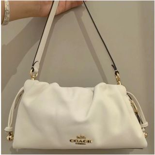 (Category: ) located in . Submitted by fascinating.bag.mall (Listing ID 1319030478, Image 1). Description: .