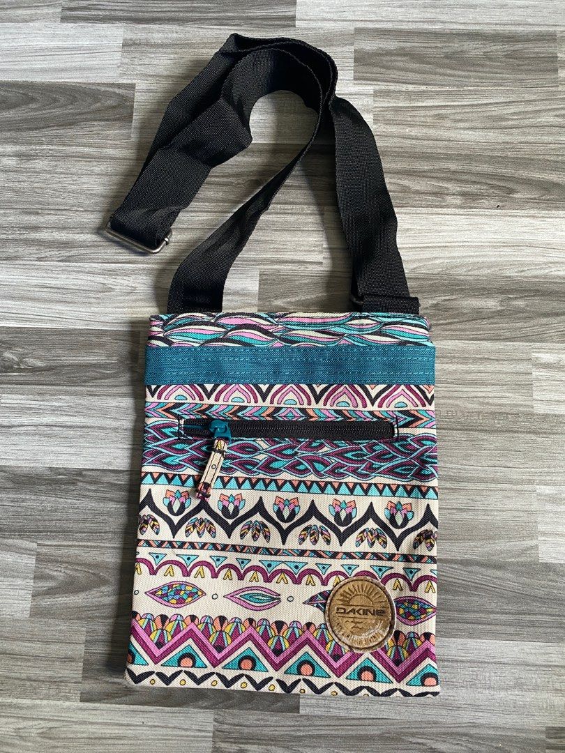 DAKINE SLING BAG YKK ZIPPER (Category: Cross-body Bags) located in Antipolo. Submitted by marcoandpaolomerchandise (Listing ID 1319044711, Image 1). Description: DAKINE SLING BAG YKK ZIPPER MALINIS ANG LOOB MAY WASH TAG ❇️ J A P A N 🇯🇵 G O O D S 🛍️ 🔴 Brand new & 🟢 Preloved 📌FB Page: Marco and Paolo Merchandise 📍 Location: Pagrai Antipolo 🛳️ Courier : LBC & Lalamove.