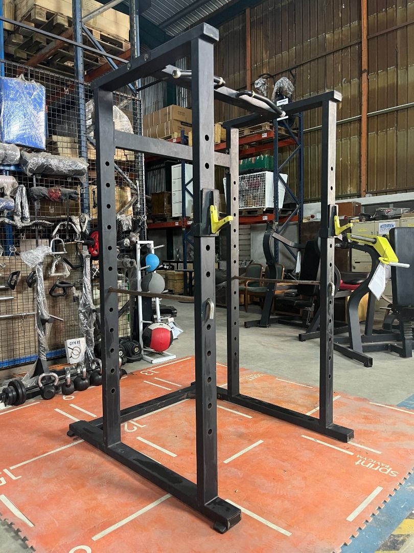 Dhz power rack Gym Equipment Exercise Fitness Like New, Sports ...