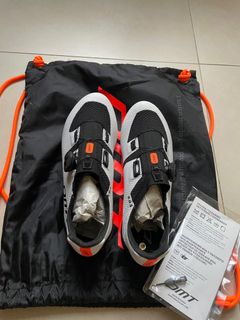 （分類：）位於 。 由 lam_0530 提交（商品編號 1319075880，圖片 1）。簡介： 。