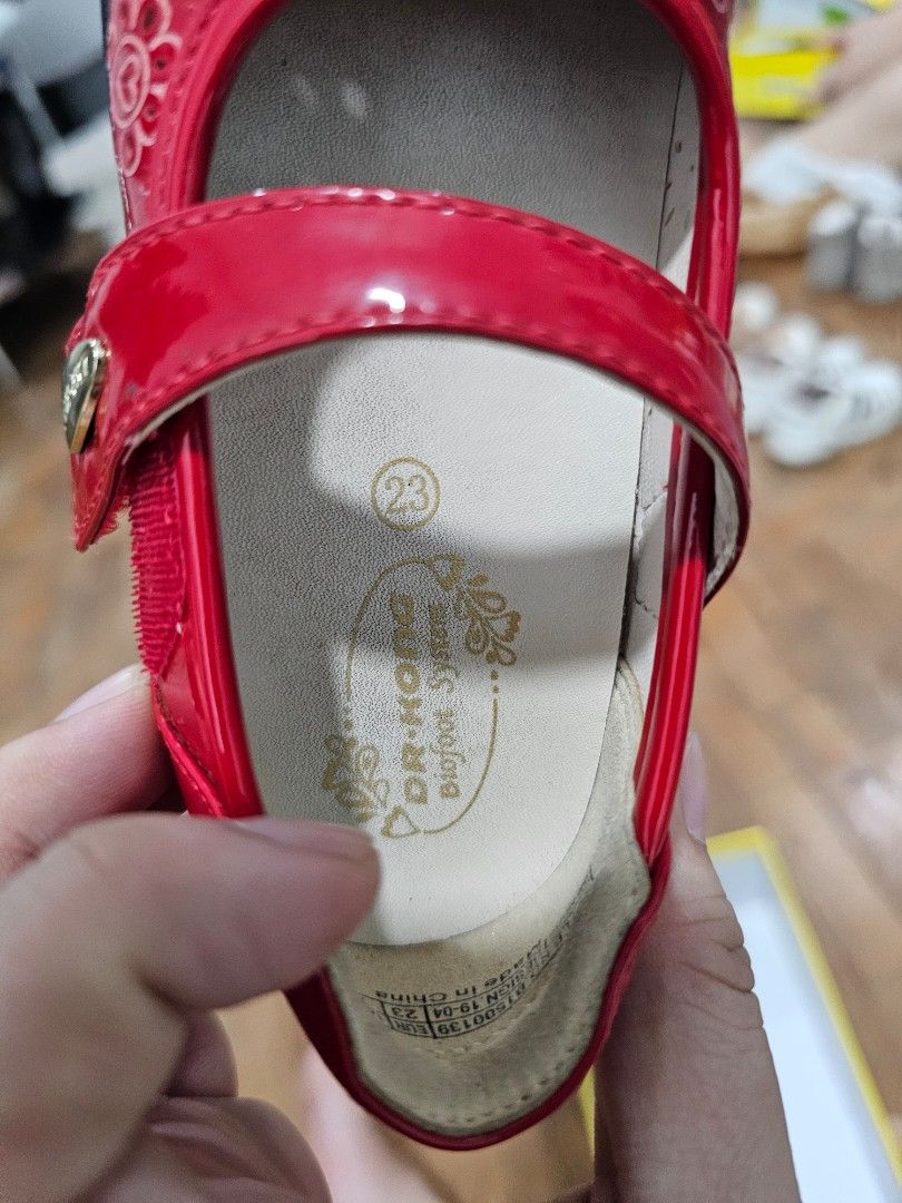 Dr kong size 23 (Category: Babies & Kids Fashion) located in Quezon City. Submitted by redjayc (Listing ID 1318975244, Image 2). Description: lighlty used.