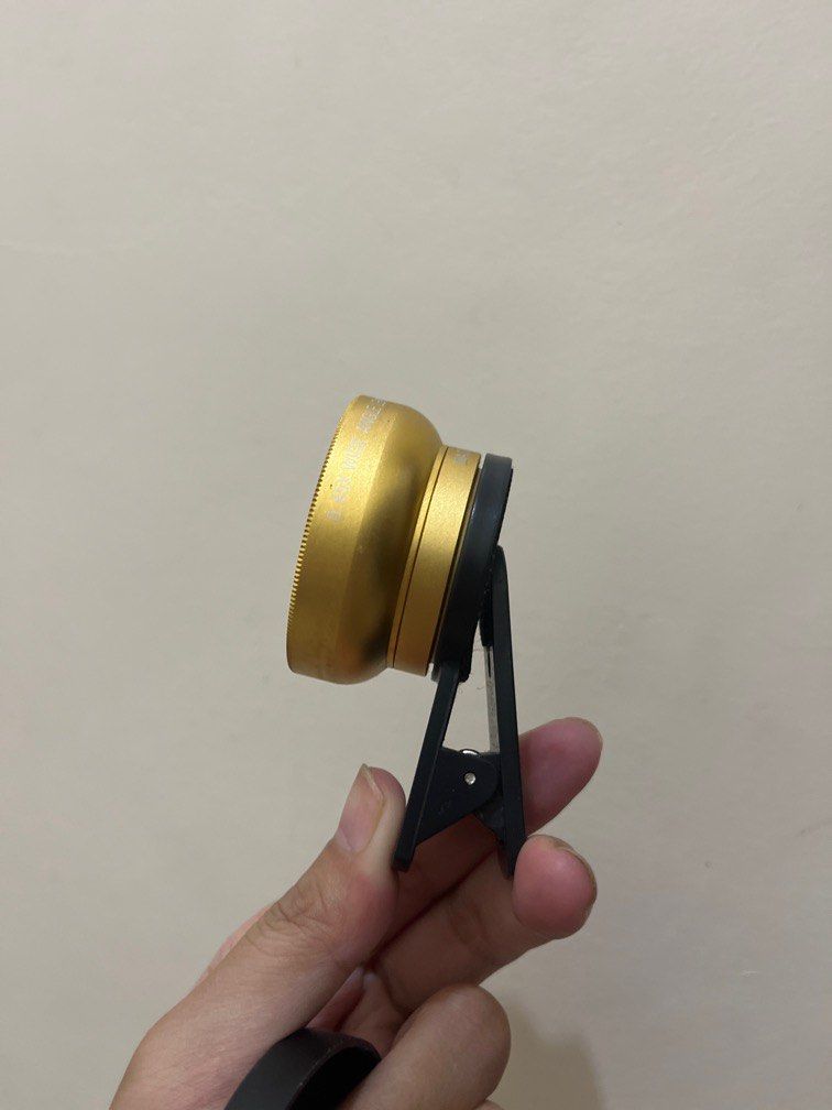 Fish Eye Lens for Phone (Category: Lens & Kits) located in Muntinlupa City. Submitted by wandererxseller (Listing ID 1319062339, Image 2). Description: Fish eye lens for phone cameras. Inclusive of pouch, fish eye lens camera, and lens cover. Location: Putatan, Muntinlupa City Shipping cost should be shouldered by the buyer. .