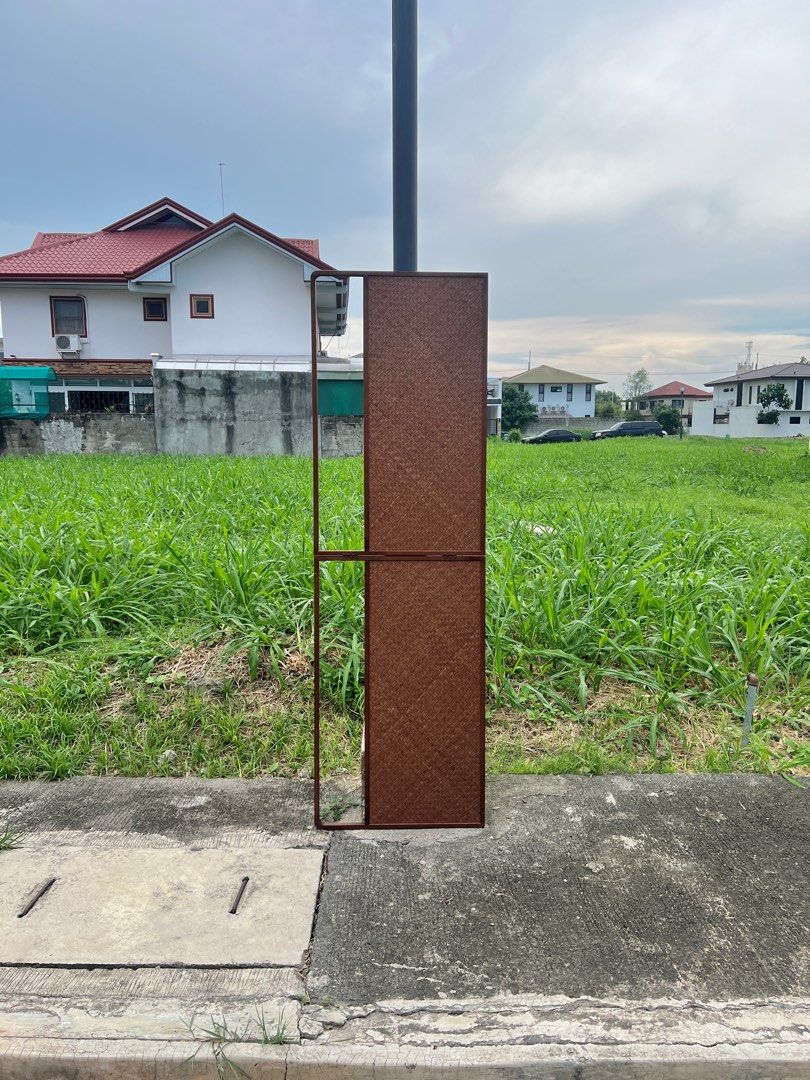 Foldable divider (21x68 inches) (Category: Wall Decor) located in Binan City. Submitted by annie_annie83 (Listing ID 1319128783, Image 1). Description: .