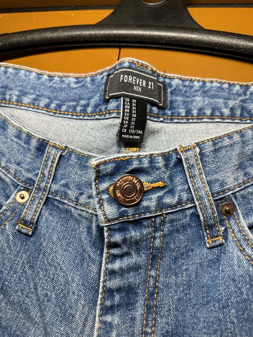 Forever 21 Jeans (Category: Jeans) located in Manila. Submitted by declutter_270 (Listing ID 1319100596, Image 3). Description: -used once -rfs decluttering -US:31.