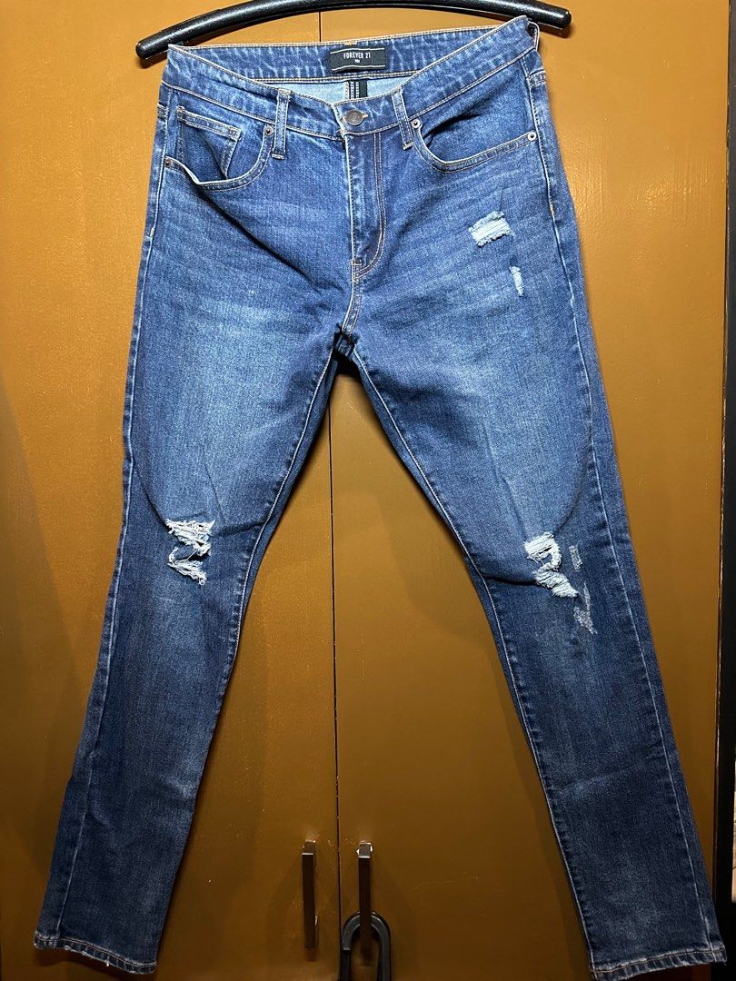 Forever 21 Tattered Jeans (Category: Jeans) located in Manila. Submitted by declutter_270 (Listing ID 1319099996, Image 1). Description: -used once -rfs decluttering US:31.
