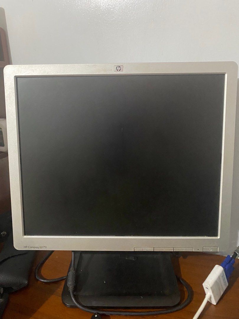 HP Compaq LE1711 (Category: Monitor Screens) located in Cainta. Submitted by xtiant (Listing ID 1319128308, Image 1). Description: working monitor includes power cord x1 vga cable .