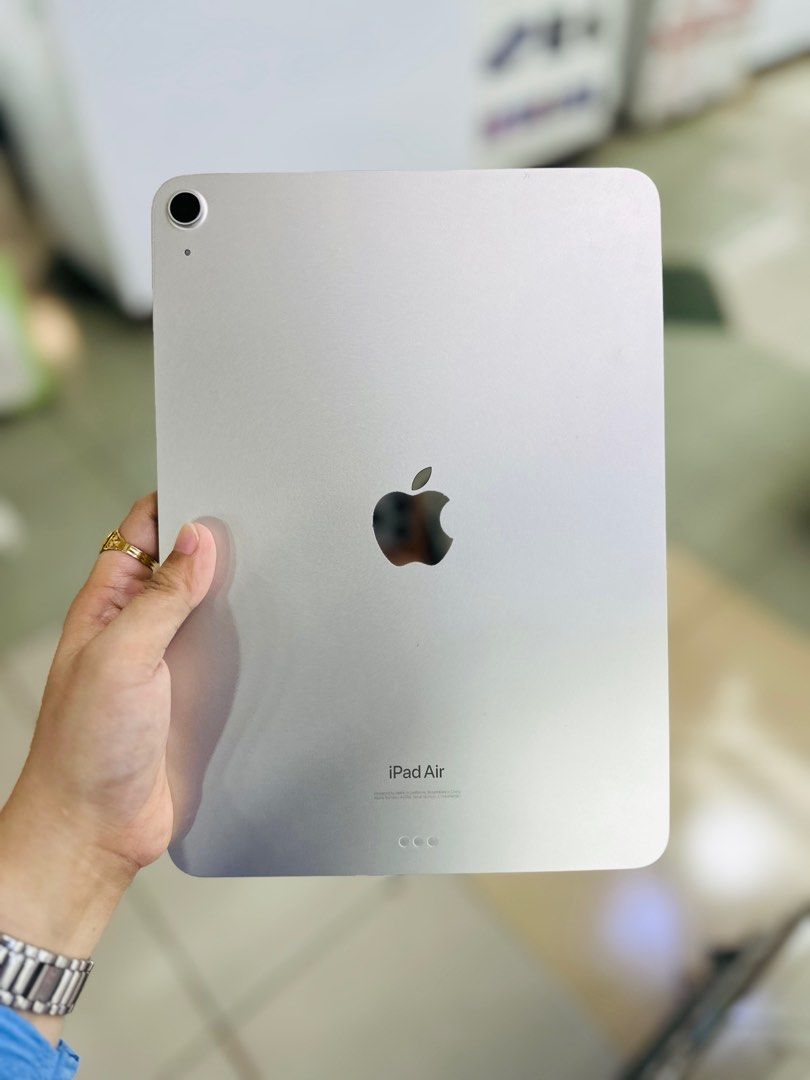 Ipad Air 5 64GB WIFI ONLY NO ISSUES WITH BOX (Category: iPad) located in Pasig City. Submitted by najihahtelecomshop2018 (Listing ID 1319102196, Image 2). Description: Onhand | Pre-owned Ipad air 5 64GB WIFI ONLY NO HIDDEN ISSUES NO HISTORY OF REPAIR 99%Smooth TEST TO SAWA RESET ALL YOU WANT NOT REFURBISHED AUTHENTIC PHONE ALL WORKING Mode of Payment : ⬇️ ▪️Cash ▪️Bank Transfer ▪️Gcash 📍Installment available here thru: 📍 ▪️Credit Card + interes