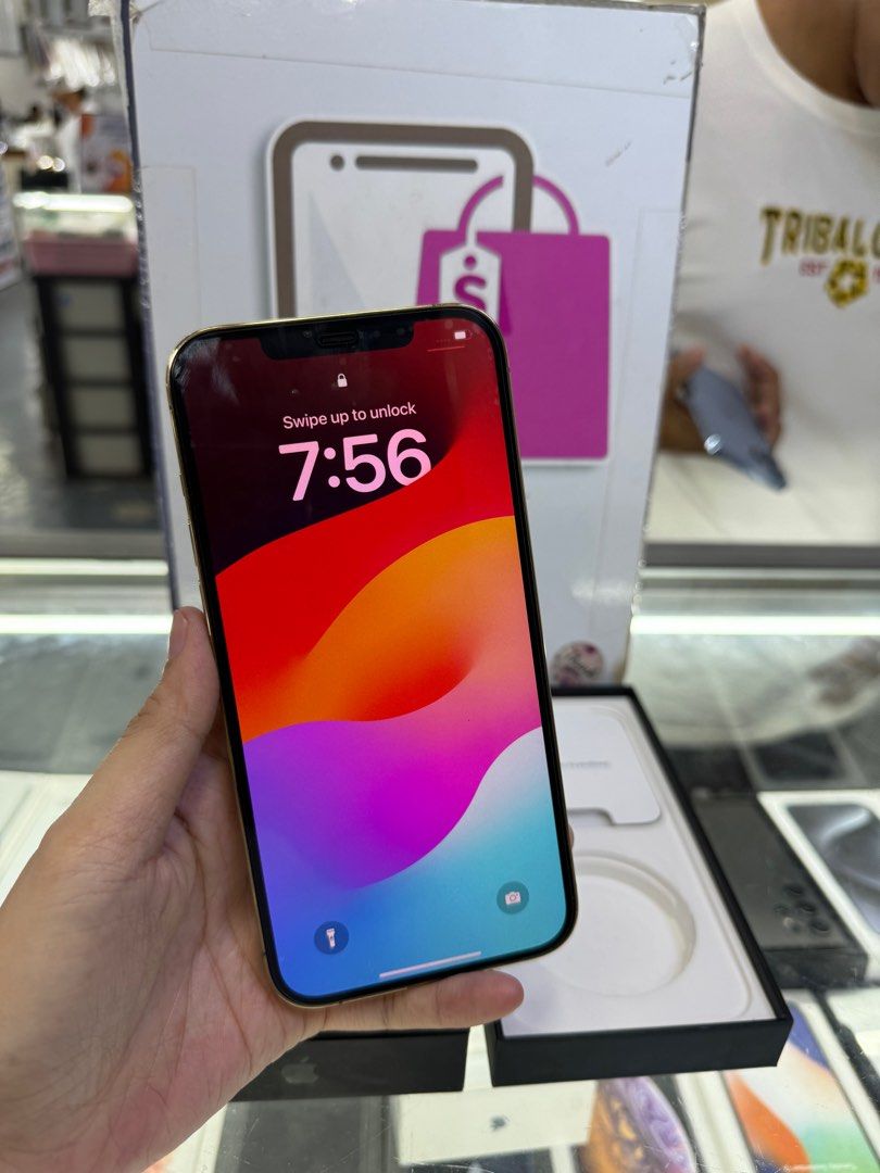 iphone 12 pro max 256gb dual sim 2ndhand (Category: iPhone 12 Series) located in Cainta. Submitted by vine_gadget_shop (Listing ID 1319100132, Image 2). Description: iphone 12 pro max 256gb dual sim 2ndhand complete package replacement hk variant,factory unlock pick up store greenhills shopping center we accept trade in we accepy credit card and ggives installment we do cod and door to door we ship nationwide for fast transaction call 09277368323