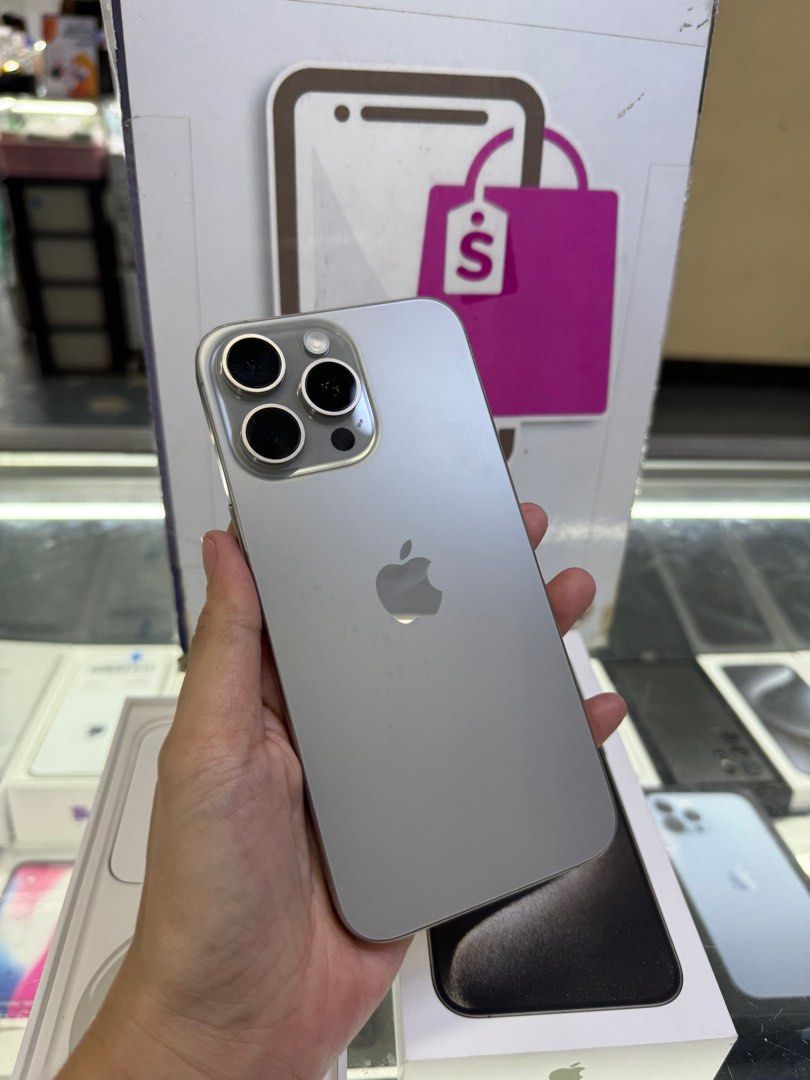 iphone 15 pro max 256gb globelocked good as new (Category: iPhone 15 Series) located in Cainta. Submitted by vine_gadget_shop (Listing ID 1319099546, Image 1). Description: iphone 15 pro max 256gb good as new globelocked ,complete package warranty until august 4,2025 pick up store greenhills shopping center we accept trade in we accepy credit card and ggives installment we do cod and door to door we ship nationwide for fast transaction call 09277