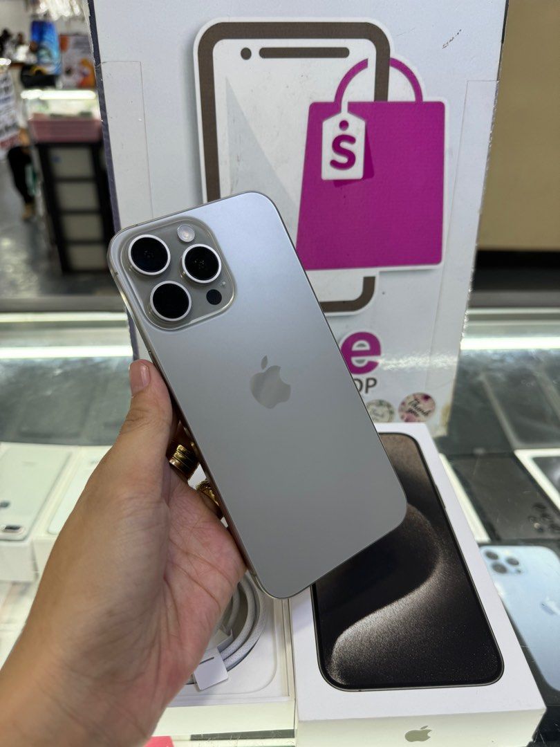 iphone 15 pro max 256gb globelocked good as new (Category: iPhone 15 Series) located in Cainta. Submitted by vine_gadget_shop (Listing ID 1319099546, Image 3). Description: iphone 15 pro max 256gb good as new globelocked ,complete package warranty until august 4,2025 pick up store greenhills shopping center we accept trade in we accepy credit card and ggives installment we do cod and door to door we ship nationwide for fast transaction call 09277