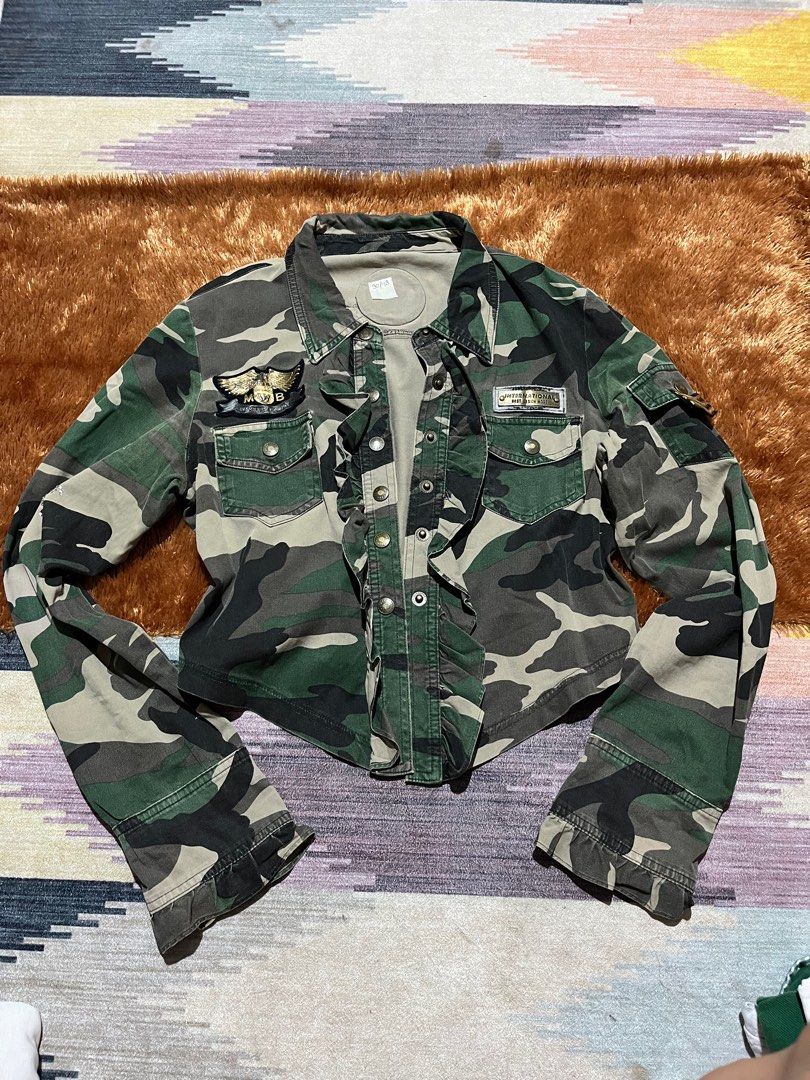 Jaket crop army shop