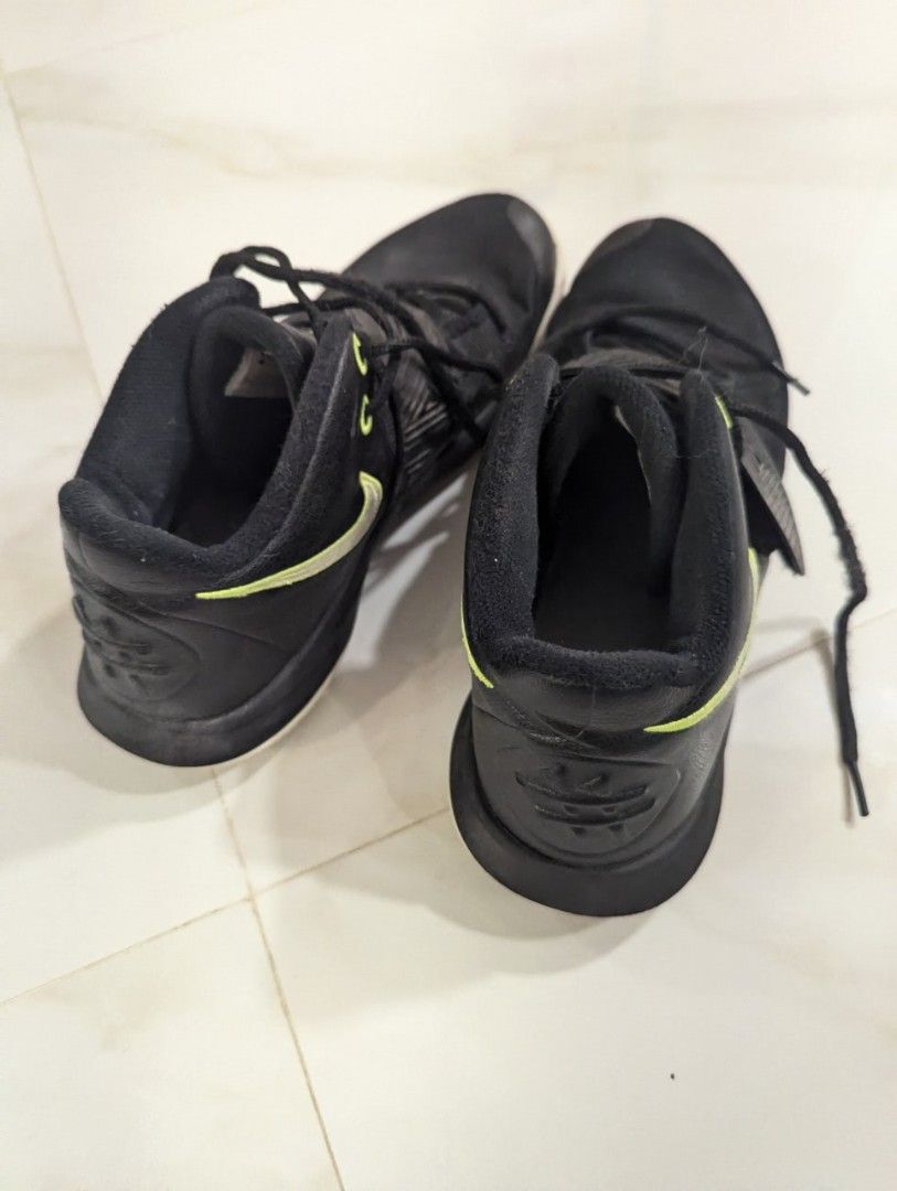 Kyrie flytrap 3 (Category: Sneakers) located in Singapore. Submitted by mswrice (Listing ID 1319063616, Image 3). Description: my son wore these for basketball for one season and then outgrew them. they were only worn indoors and are still in pretty decent shape.