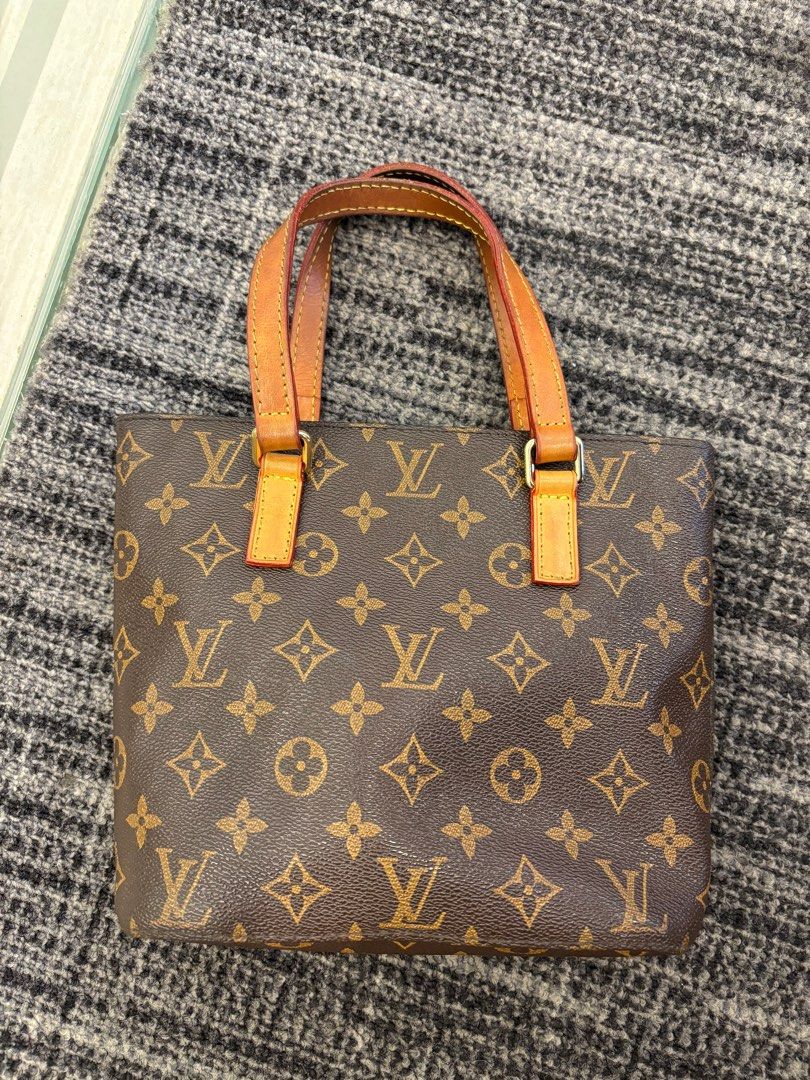 LV small bag (Category: Luxury Bags & Wallets) located in Cainta. Submitted by deejayscloset (Listing ID 1319106478, Image 1). Description: Not guaranteed authentic.