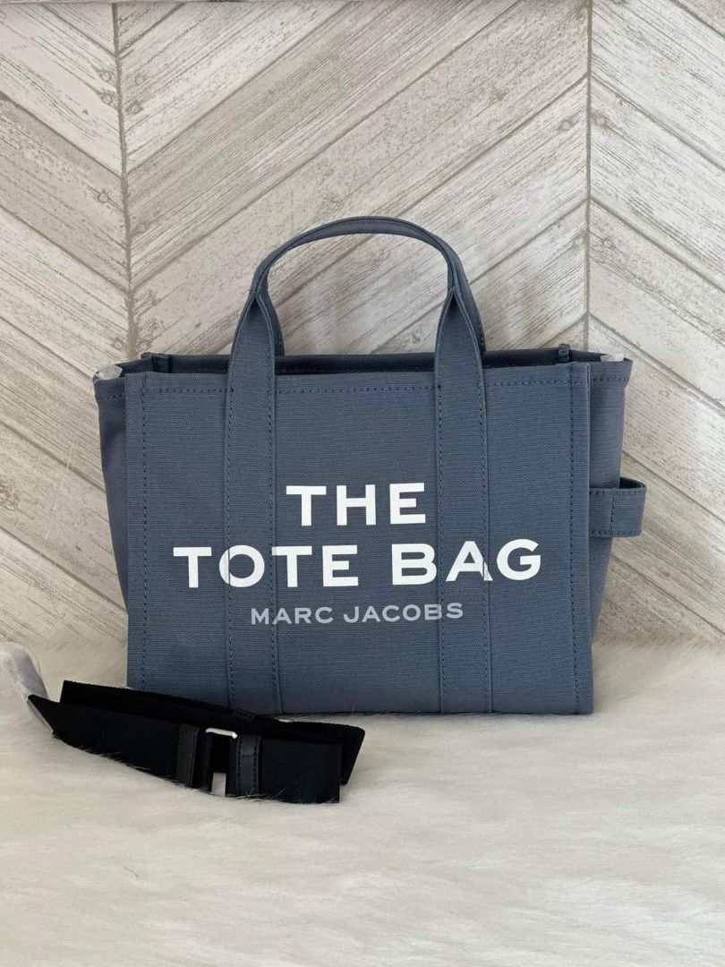 Marc jacobs the tote bag medium canvass (Category: Luxury Bags & Wallets) located in Manila. Submitted by itsmhauiii (Listing ID 1319090380, Image 2). Description: Brandnew with paperbag, tag, and carecard. 💯% Original Money back guaranteed if fake..