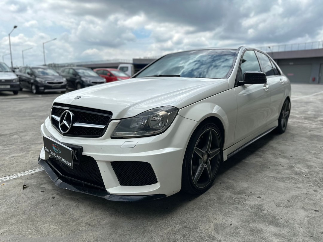 Mercedes-Benz C-Class Saloon C180 Sports Edition (A)62885346707201112