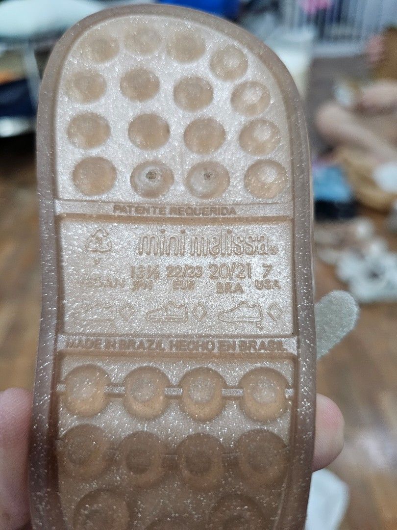 Mini mellisa size 7 (Category: Babies & Kids Fashion) located in Quezon City. Submitted by redjayc (Listing ID 1318975437, Image 2). Description: used very lightly, dirty can be cleaned, used only at home.