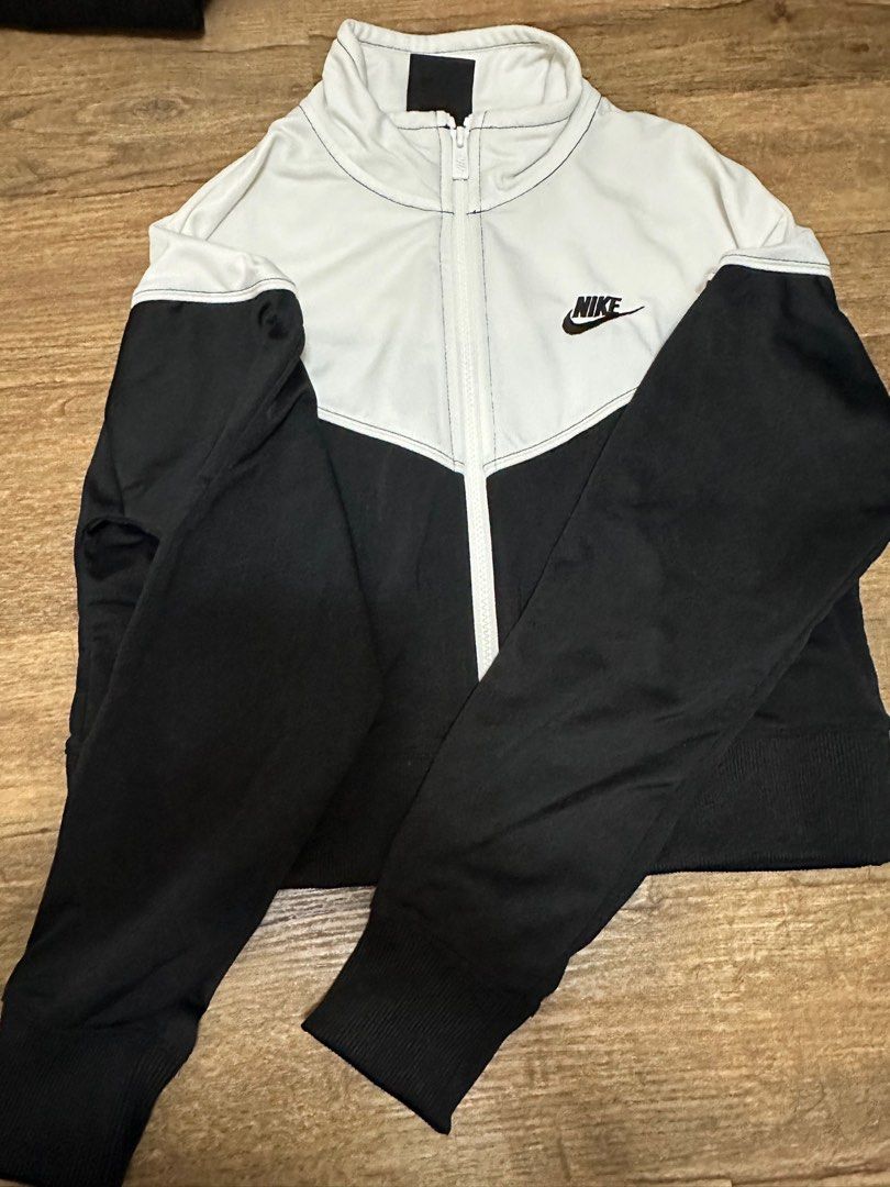 nike crop top jacket windbreaker authentic brand new never worn