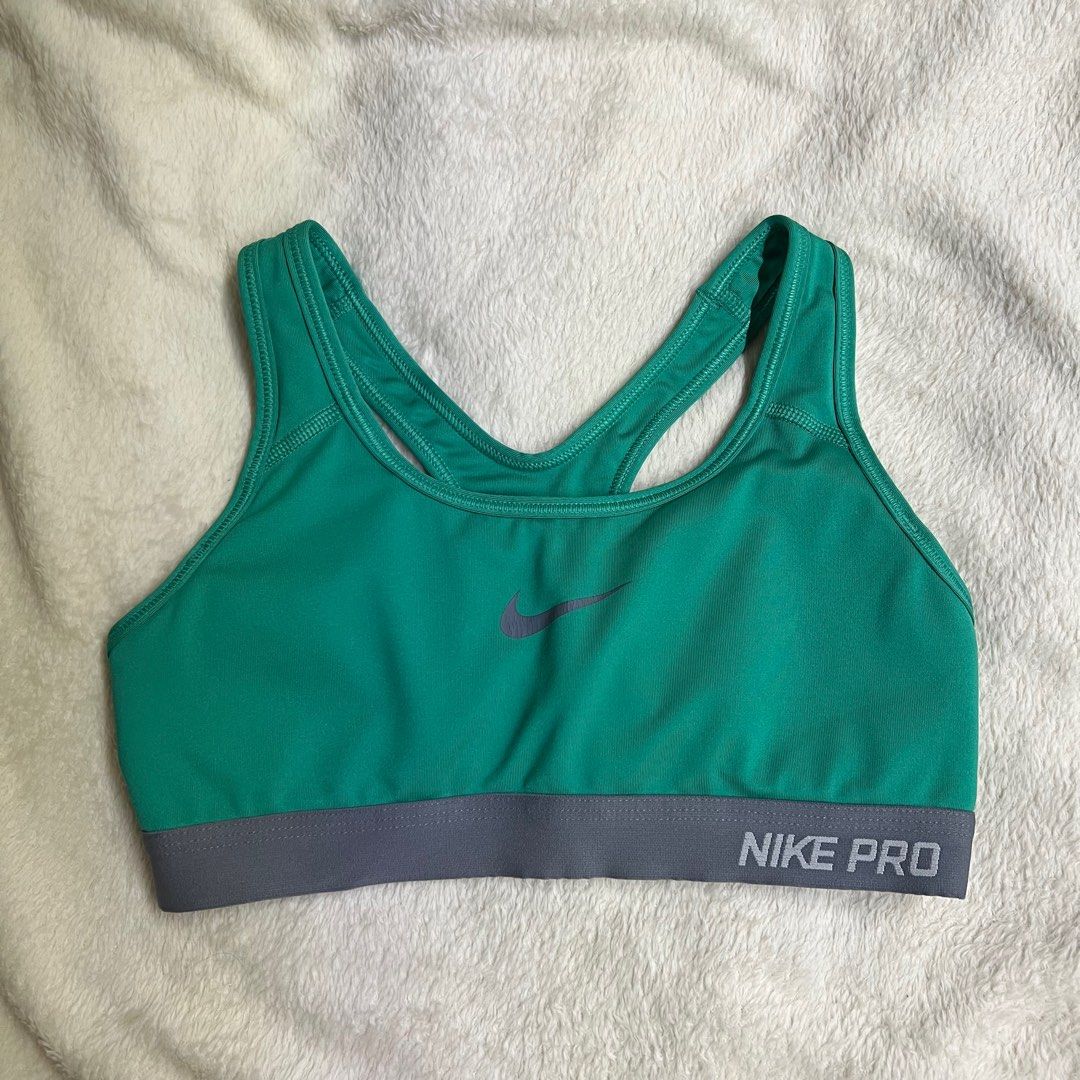 green sports bra nike