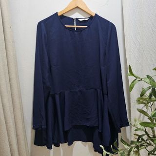 (Category: ) located in . Submitted by prelovedherwardrobe (Listing ID 1319088039, Image 1). Description: .