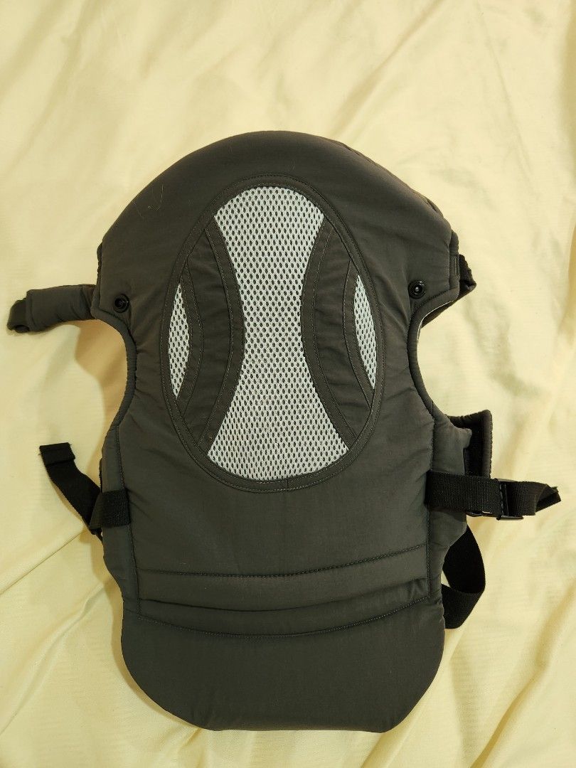 Picolo Black Carrier (Category: Carriers & Slings) located in Quezon City. Submitted by cassylou (Listing ID 1319032836, Image 1). Description: No box included RFS: extra carrier for our baby MOP: Gcash, BDO, Metrobank.