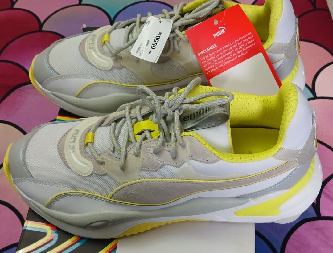 Puma RS-2K X Emoji(Brand New) (Category: Sneakers) located in Antipolo. Submitted by ejohncam (Listing ID 1318972740, Image 1). Description: Brandnew Puma RS-2K X Emoji rubber shoes. I bought this for 6,950 last year. Hindi ko nagamit kahit minsan.Nagkaroon ng slight issue na wala namang effect at hindi pansinin, makikita sa last picture.Selling for 1,495 nalang.Rizal area. Shipping sagoy nyo na po..