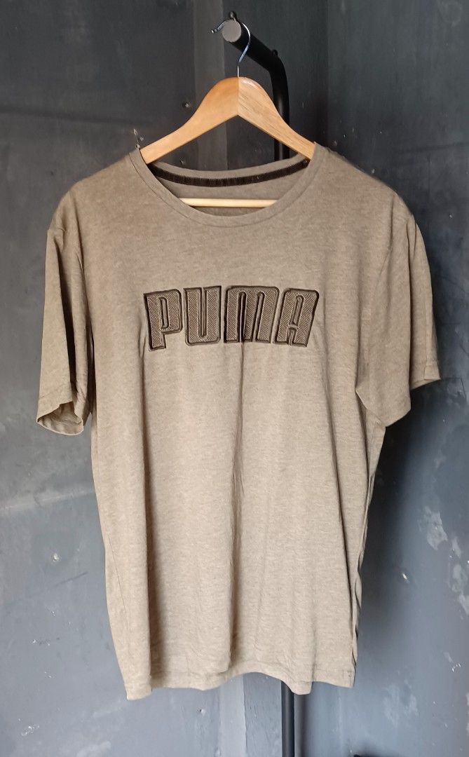 Puma t shirt (Category: Tshirts & Polo Shirts ) located in Makati City. Submitted by niko_berto (Listing ID 1318987030, Image 1). Description: puma t shirt no issue good condition php 250.