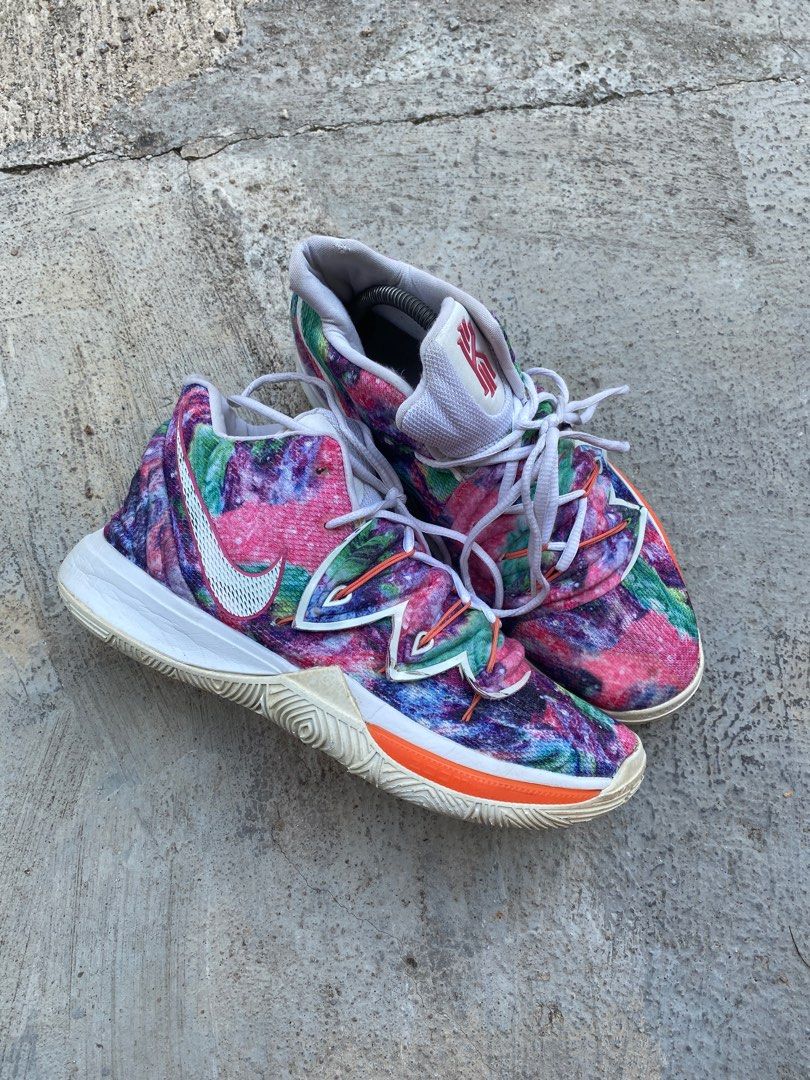 Sepatu Nike Kyrie 5 Neon Blends PE Fesyen Pria Sepatu Sneakers di Carousell
