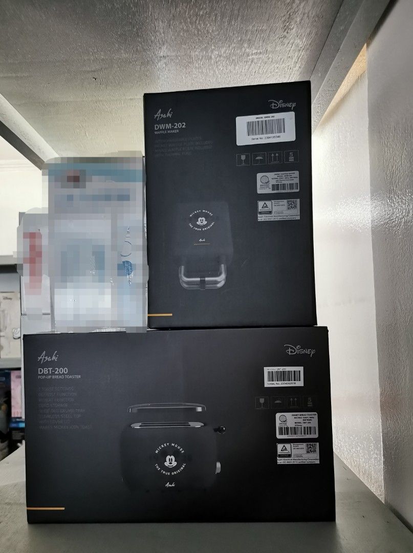 Set of 3 oven, toaster, & waffle maker (Category: Cookers) located in Makati City. Submitted by melissa12345 (Listing ID 1318978462, Image 2). Description: 👉Read me 1st 📍Brand new 💯 📍Items on hand ❌ No COD 🏦 MOP bpi/bdo/GCash 📍No return no exchange 📍Payment 1st before delivery 💰Cashless transaction at this moment..