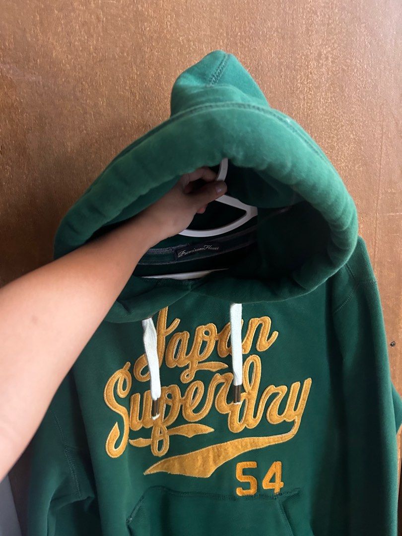 Super Dry Jacket (Category: Coats, Jackets and Outerwear) located in Bulacan. Submitted by kabuddy (Listing ID 1318986316, Image 2). Description: Pls see pic - large sya. Pag suot ko sa women hanggang legs ko sya. Pag men mas better sa medium or large na payat.
