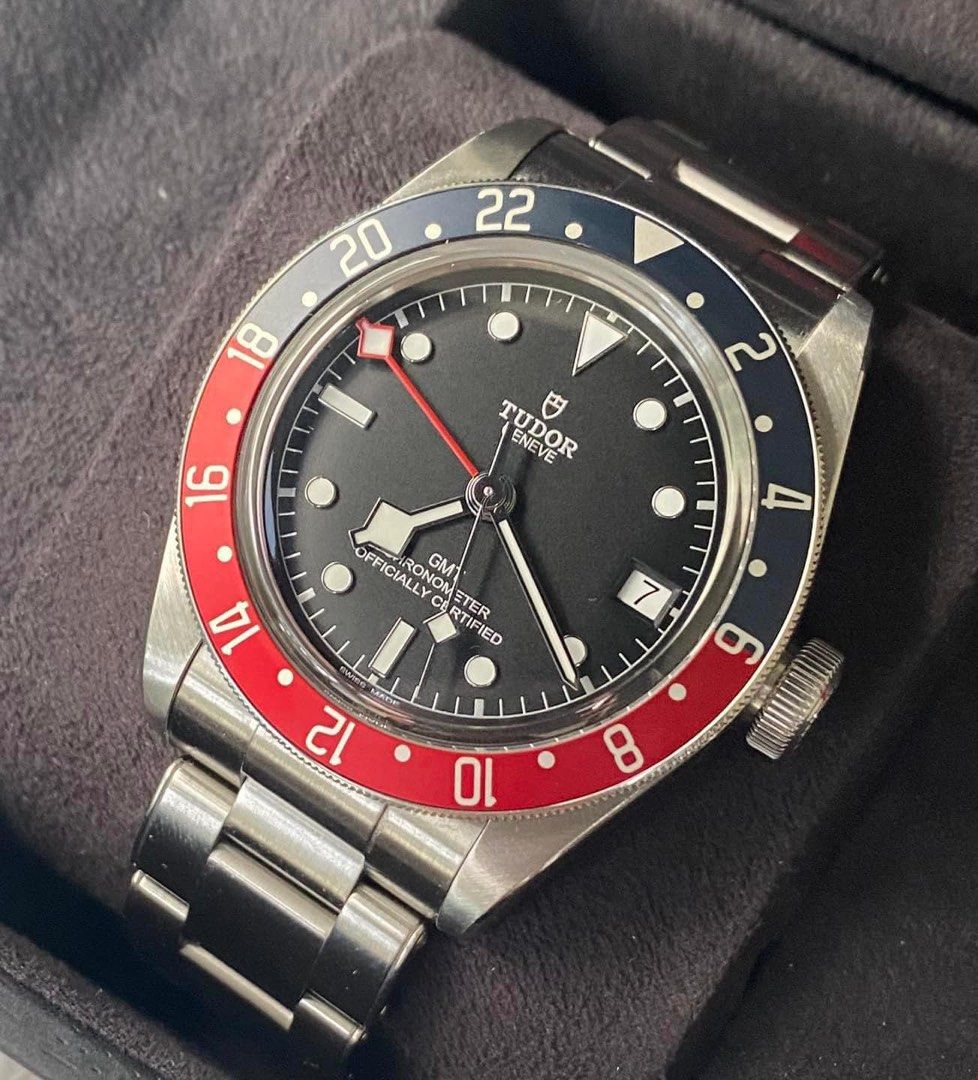 Tudor (Category: Luxury Watches) located in Cabanatuan. Submitted by albertgonzales27 (Listing ID 1319041762, Image 2). Description: Tudor Black Bay GMT Pepsi Ref m79830rb Calibre MT5652 COSC 41mm With box,hang tag ,extra link & warranty card Local AD 9.8/10 condition Qc area 188k.