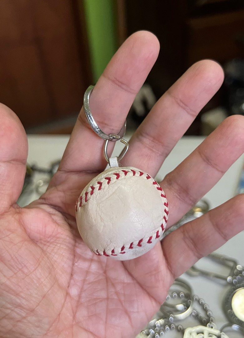 Vintage 80’s baseball keychain (Category: Vintage Collectibles) located in Manila. Submitted by yourtoothfairy (Listing ID 1319140505, Image 1). Description: vintage baseball keyring. please check photos for more details. please manage your expectations for vintage items .