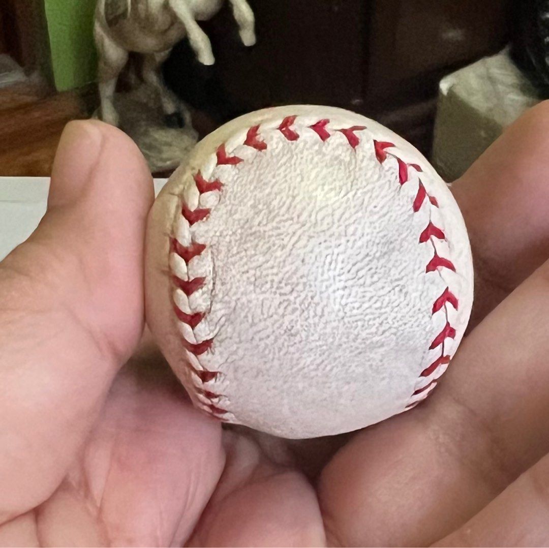 Vintage 80’s baseball keychain (Category: Vintage Collectibles) located in Manila. Submitted by yourtoothfairy (Listing ID 1319140505, Image 3). Description: vintage baseball keyring. please check photos for more details. please manage your expectations for vintage items .