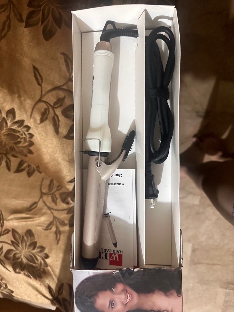 W elite Curling Iron 25 mm Barrel (Category: Hair) located in Caloocan City. Submitted by closethavenco (Listing ID 1318972954, Image 3). Description: Original price po nito is 2500 3x lang nagamit.