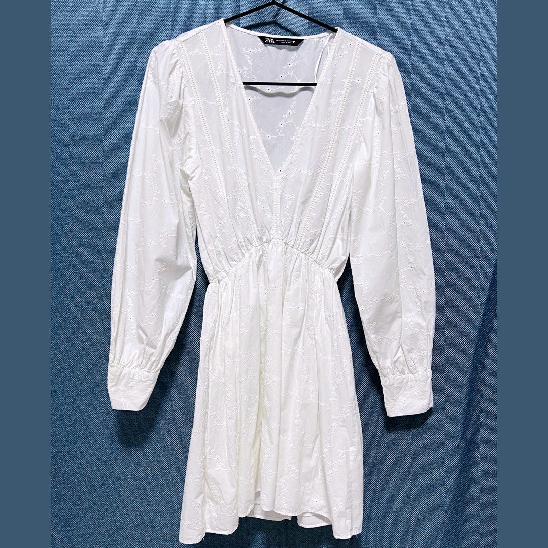 Zara White Embroidered Flowers V Neck Tunic Short Dress Size AS Holiday  Boho, Women's Fashion, Dresses & Sets, Dresses on Carousell