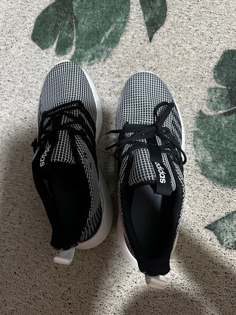 Adidas questar flow black store