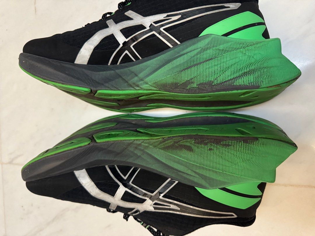 ASICS Novablast 3 US8.5 EU42