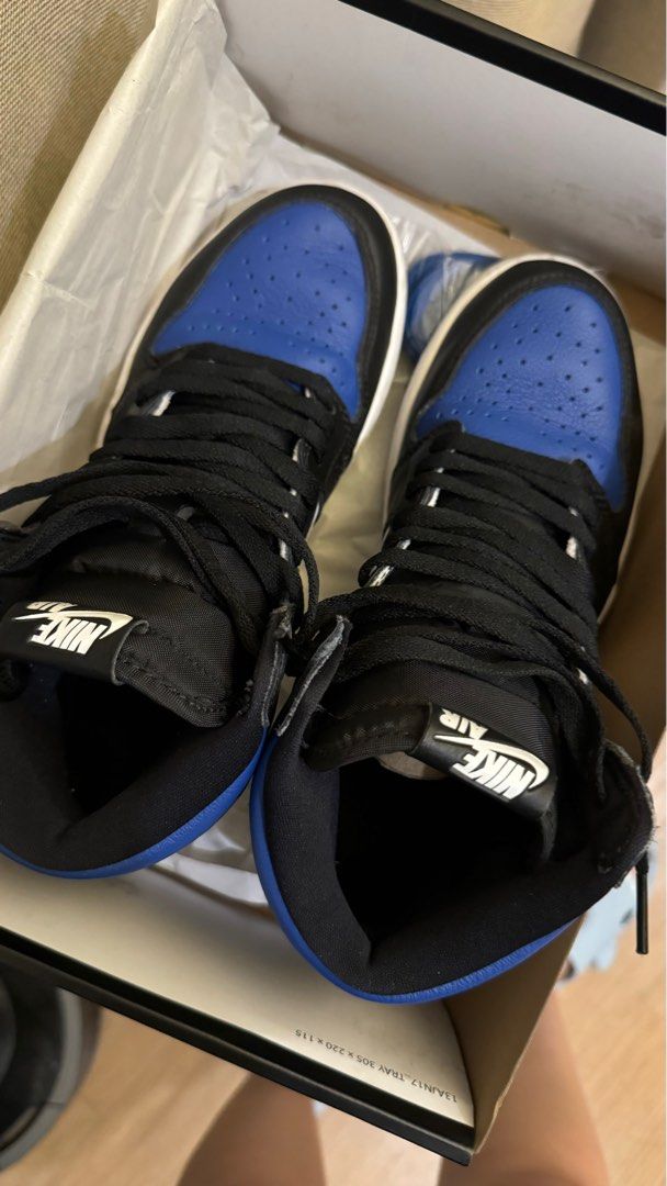 AUTHENTIC Air Jordan 1 High Royal Toes (Category: Sneakers) located in Manila. Submitted by blbtng (Listing ID 1323204573, Image 2). Description: 100% Authentic, with Extra Laces and Box Lightly used, 9/10 Condition US 7.5 Mens, 9 Womens.